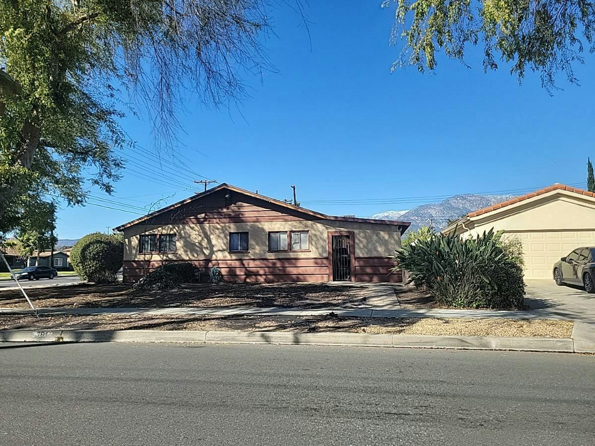 7th St, Upland, CA 91786
