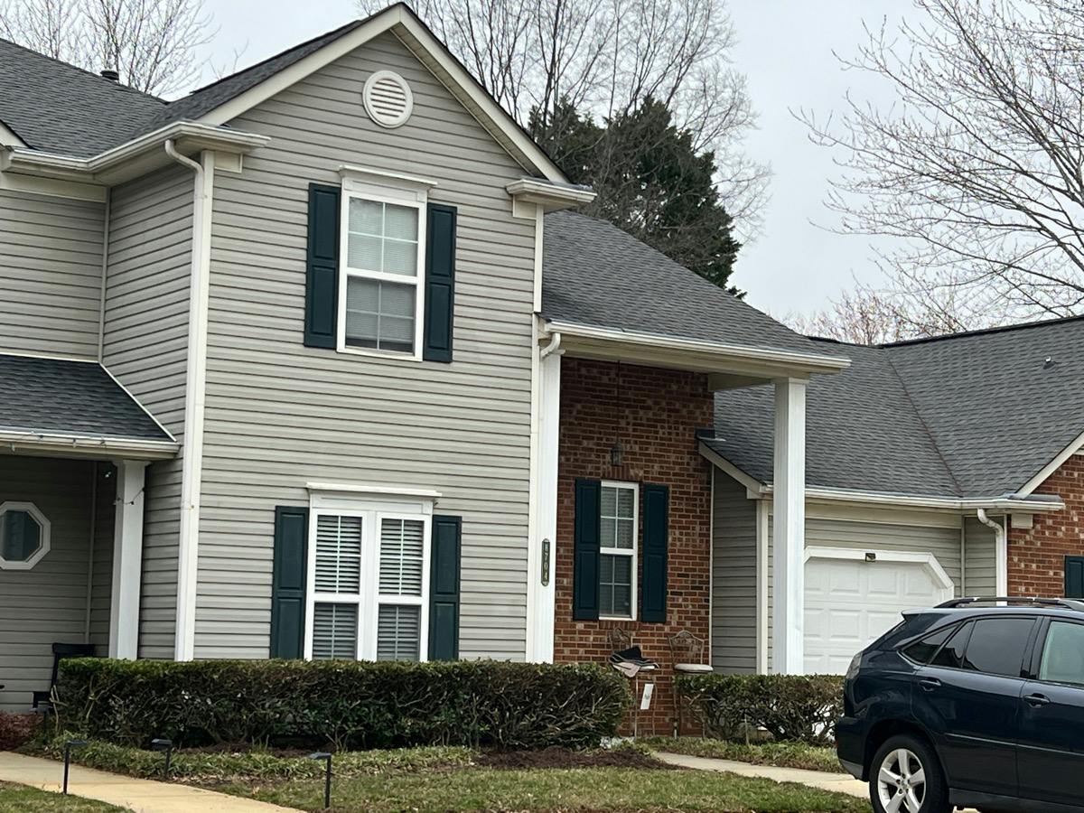 Cinnabay Dr, Charlotte, NC 28216
