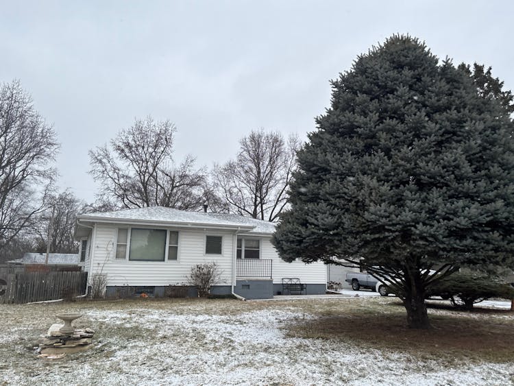 1738 South Washington Street Tilton, IL 61833, Vermilion County