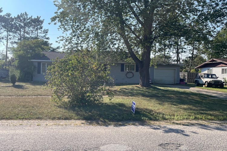 5229 Hughes Oscoda, MI 48750, Iosco County