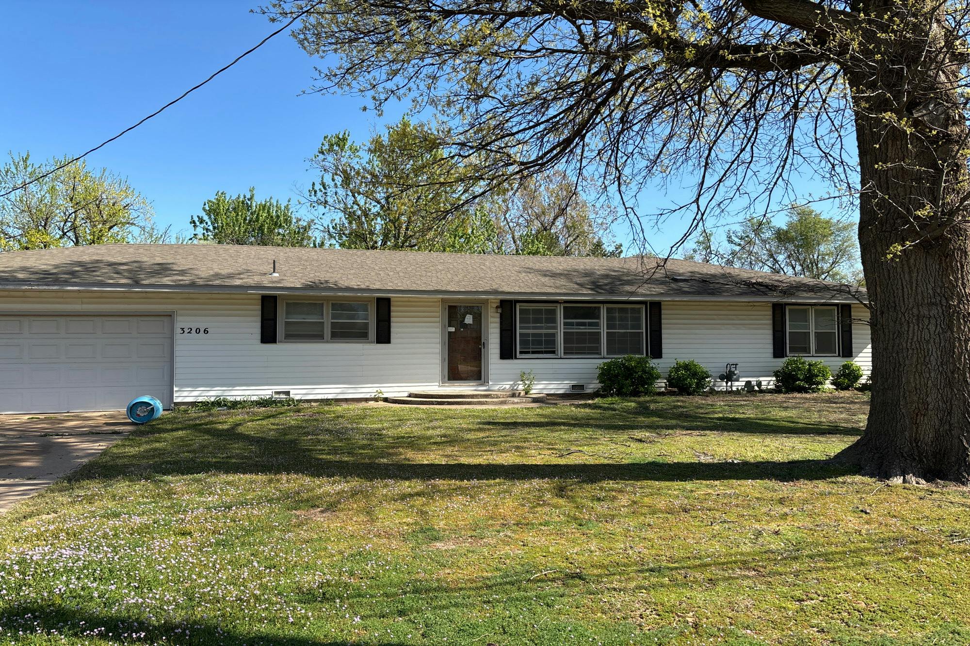 Chestnut Ave, Enid, OK 73703