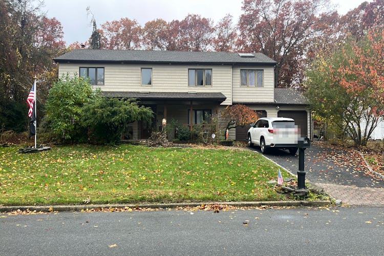 27 Long Meadow Place Centereach Aka South Setauket, NY 11720, Suffolk County