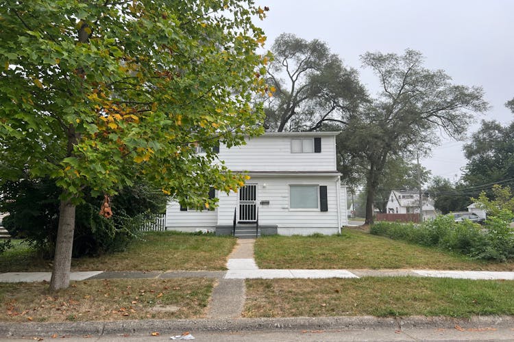 7400 Chatham Detroit, MI 48239, Wayne County