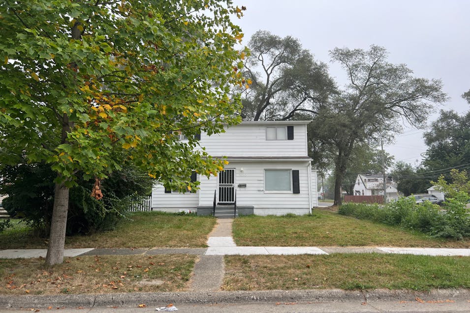 7400 Chatham Detroit, MI 48239, Wayne County