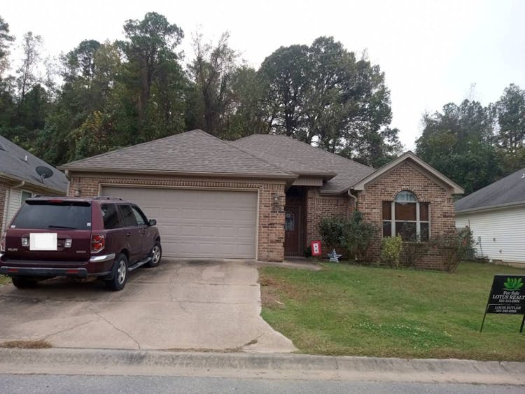 562 Wisteria Dr Bauxite, AR 72011, Saline County