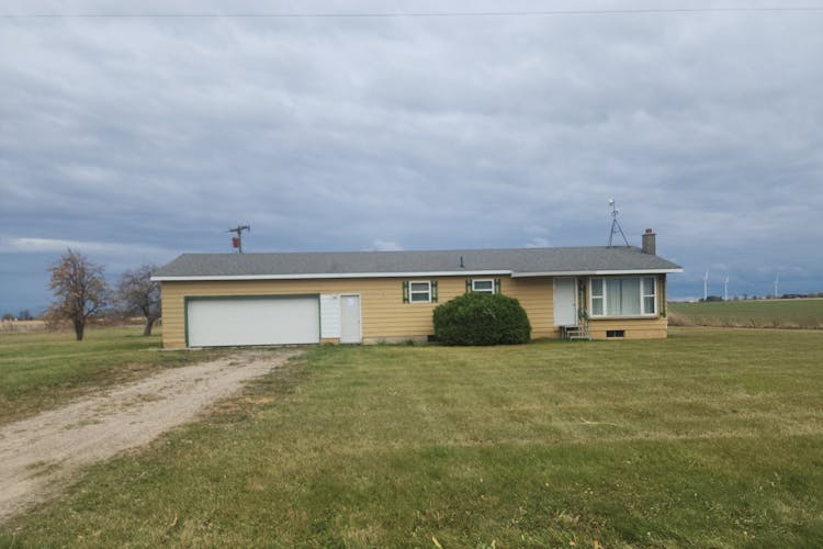 2320 N Grassmere Rd Elkton, MI 48731, Huron County