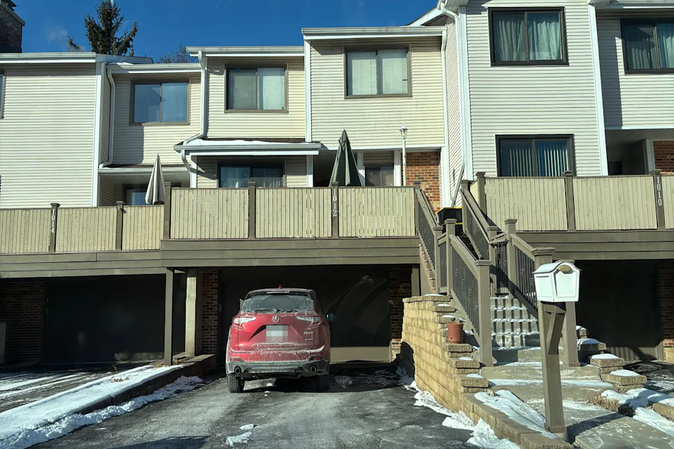 1012 Spring Hill Dr Northbrook, IL 60062, Cook County