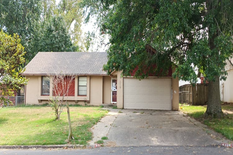 119 W Roanoke St Broken Arrow, OK 74011-2628, Tulsa County