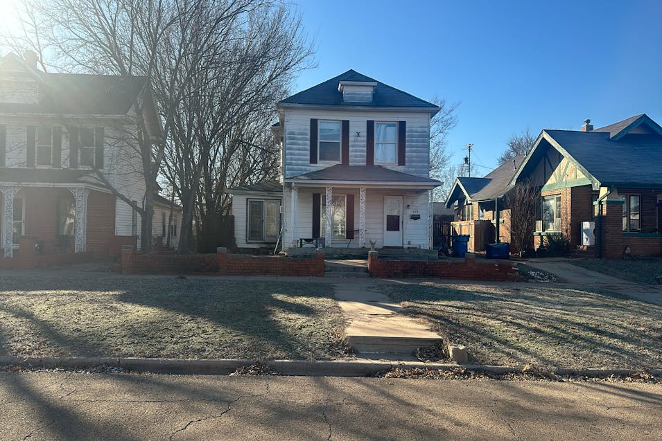 315 W 8th St Chandler, OK 74834, Lincoln County