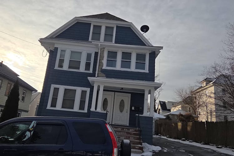 26-26a Leslie St Lawrence, MA 01841, Essex County