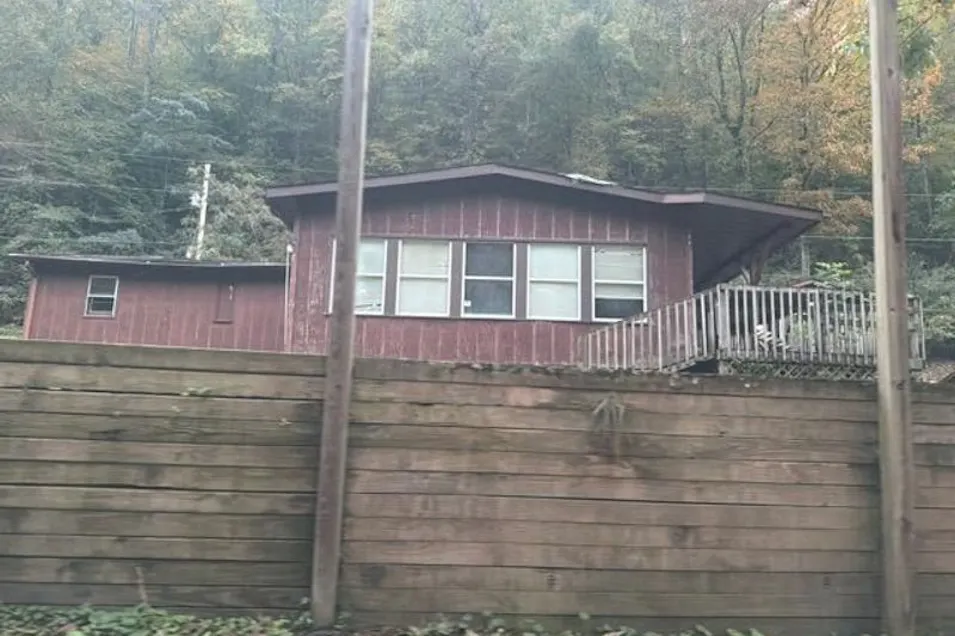 388 Armory Rd Prestonsburg, KY 41653, Floyd County