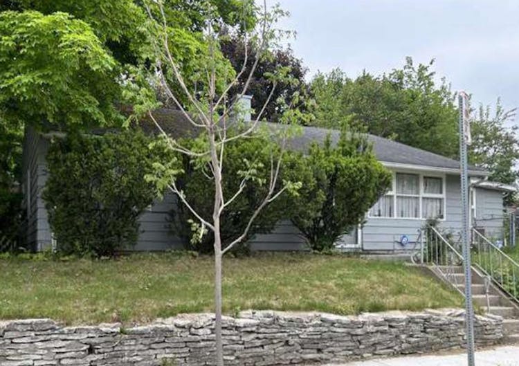 1919 Kendall Street South Bend, IN 46613, St Joseph County