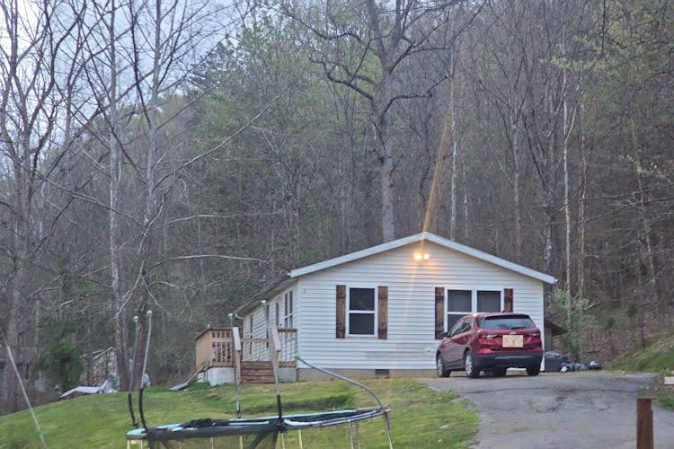 87 Old Horse Hill Charleston, WV 25320, Kanawha County
