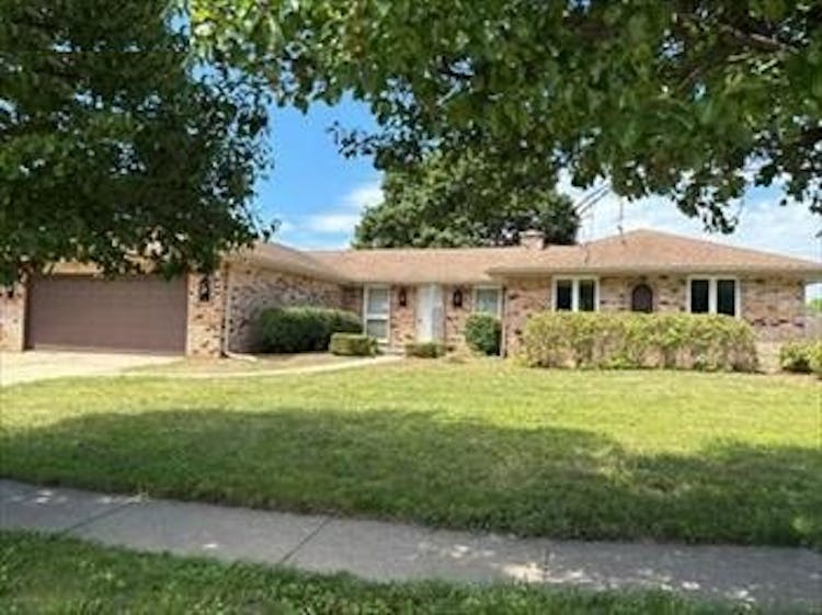 399 S Walnut St Manteno, IL 60950, Kankakee County