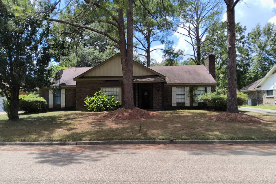 5055 Romany Dr Jackson, MS 39211, Hinds County