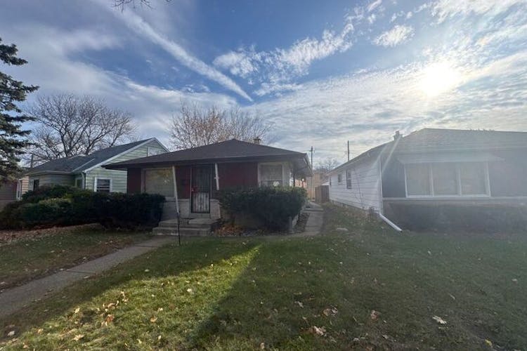 6657 W. Constance Avenue Milwaukee, WI 53218, Milwaukee County