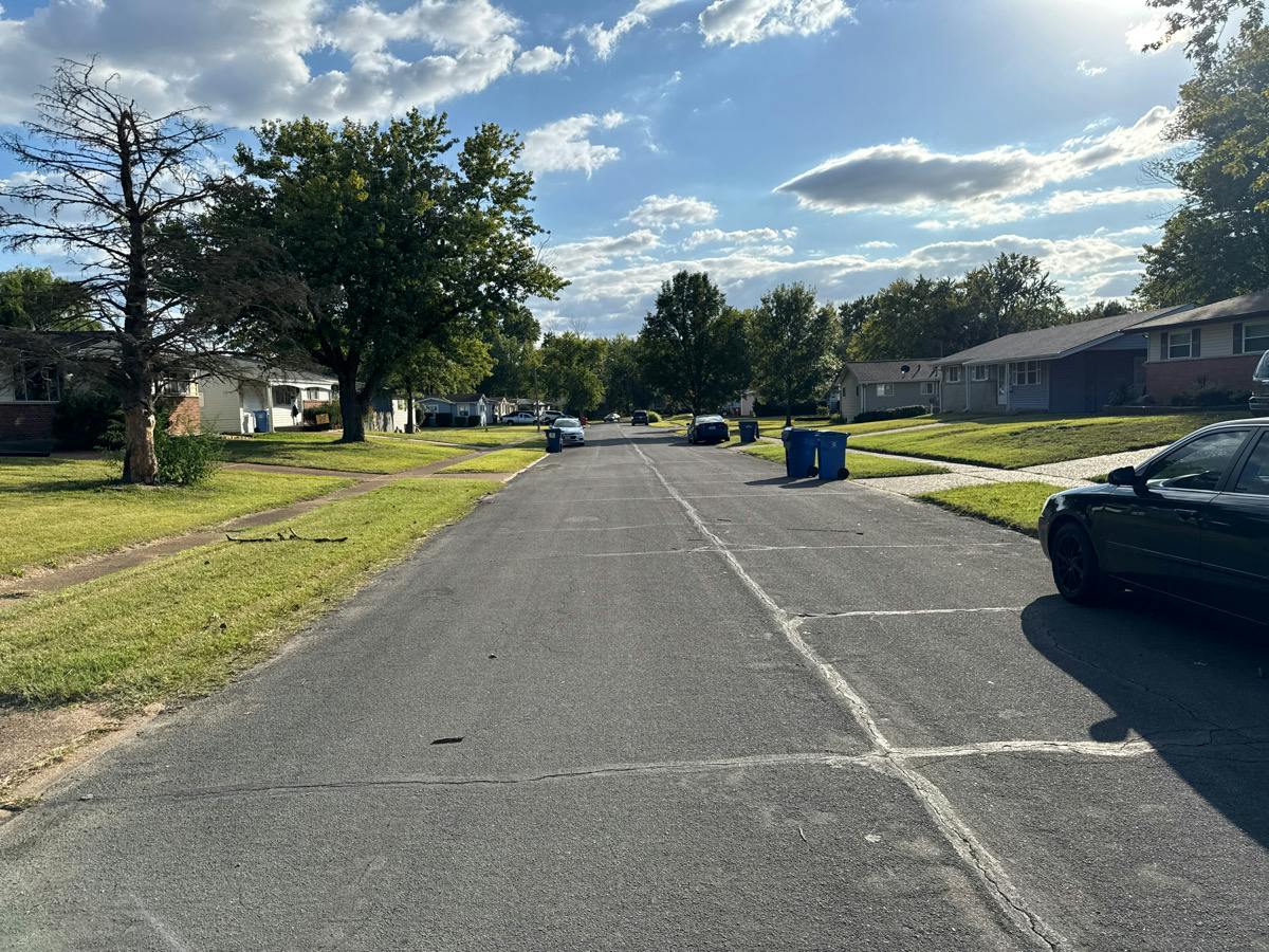 Morris Dr, Florissant, MO 63031