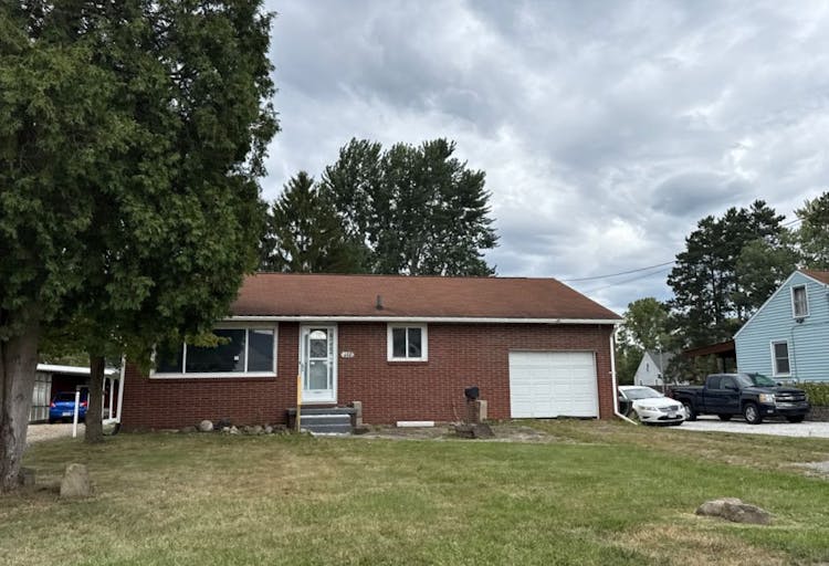 137 33rd St SE Canton, OH 44707, Stark County