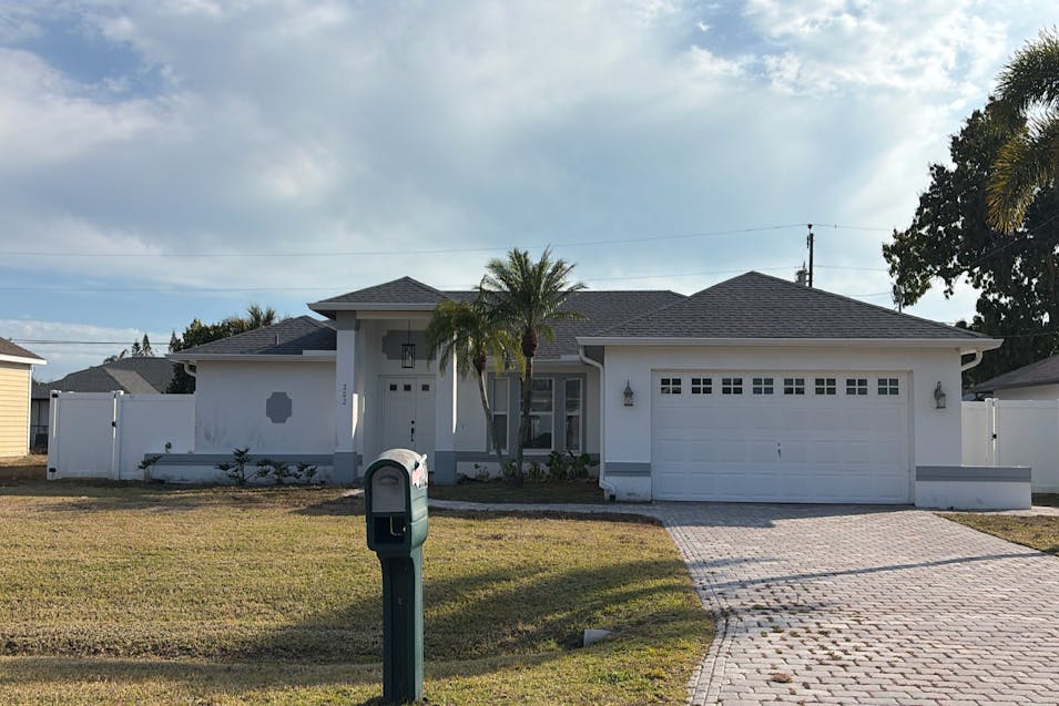 202 SE 19th St Cape Coral, FL 33990, Lee County