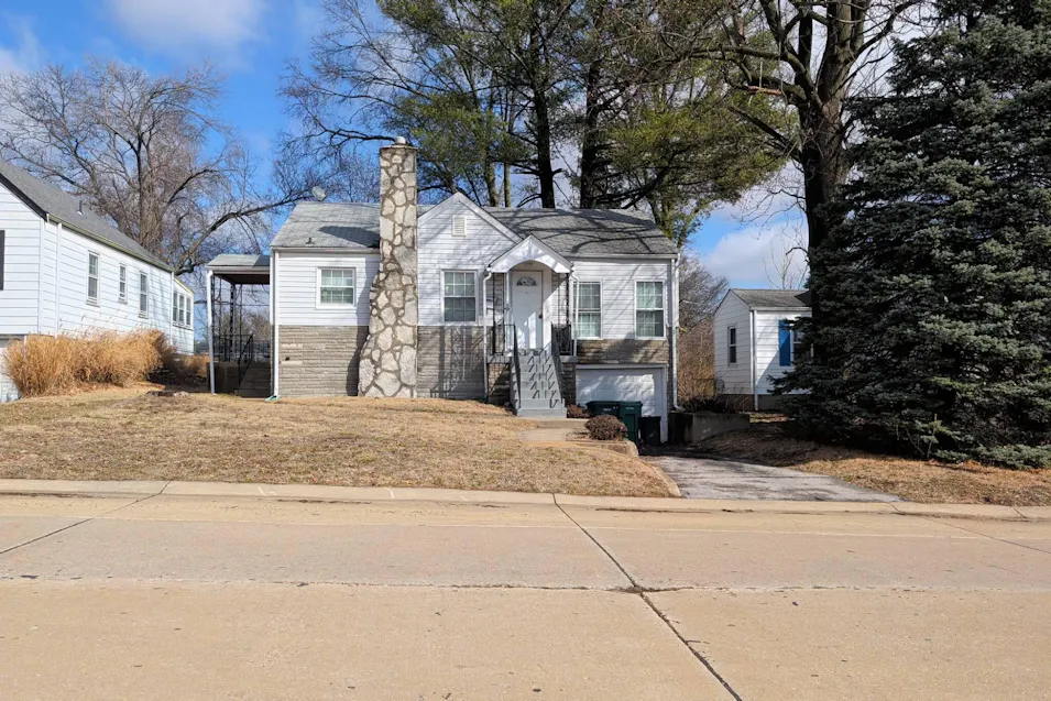 7625 Belwood Drive Saint Louis, MO 63121, St. Louis County