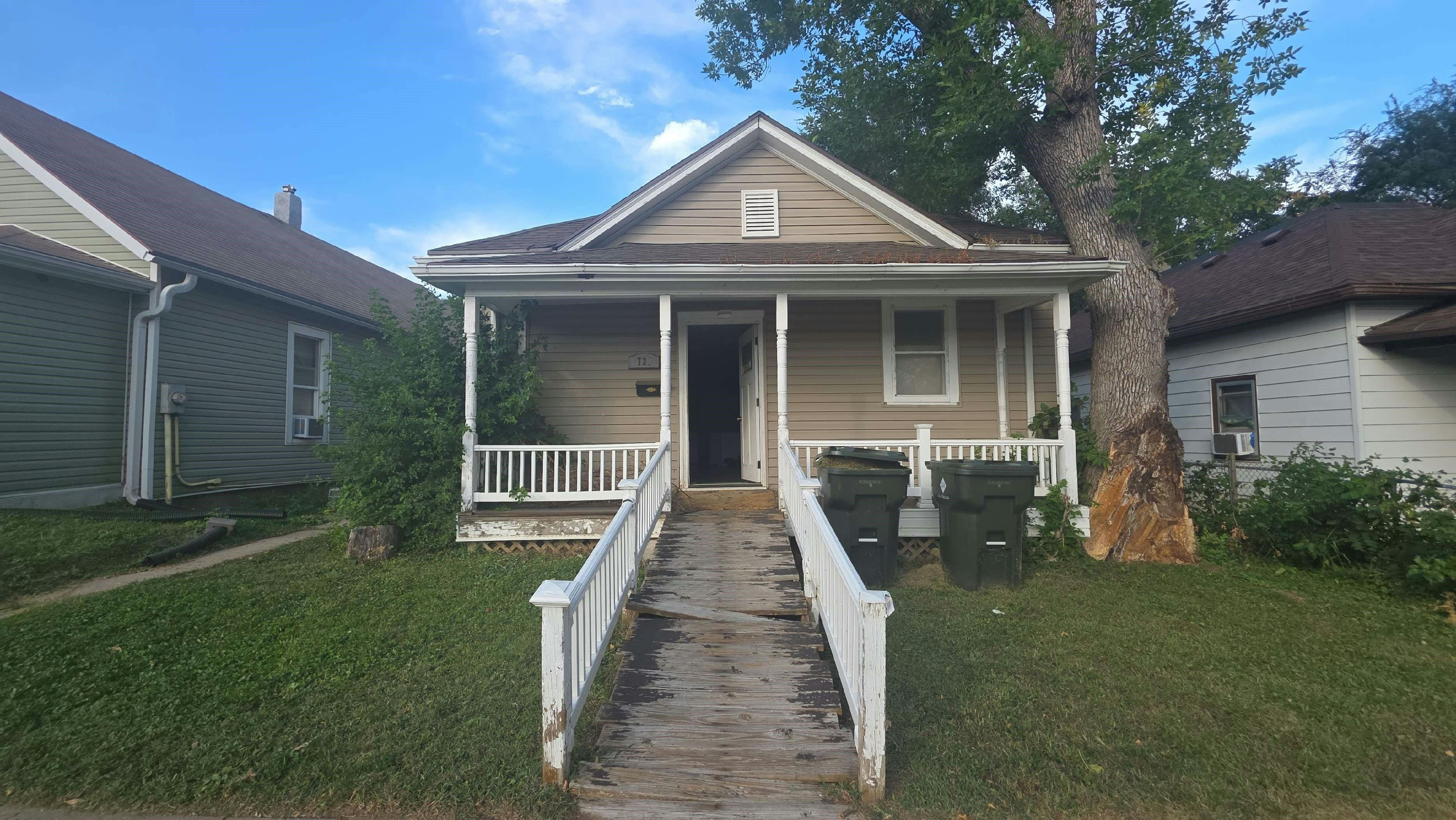 Afton Ave, Saratoga, CA 95070