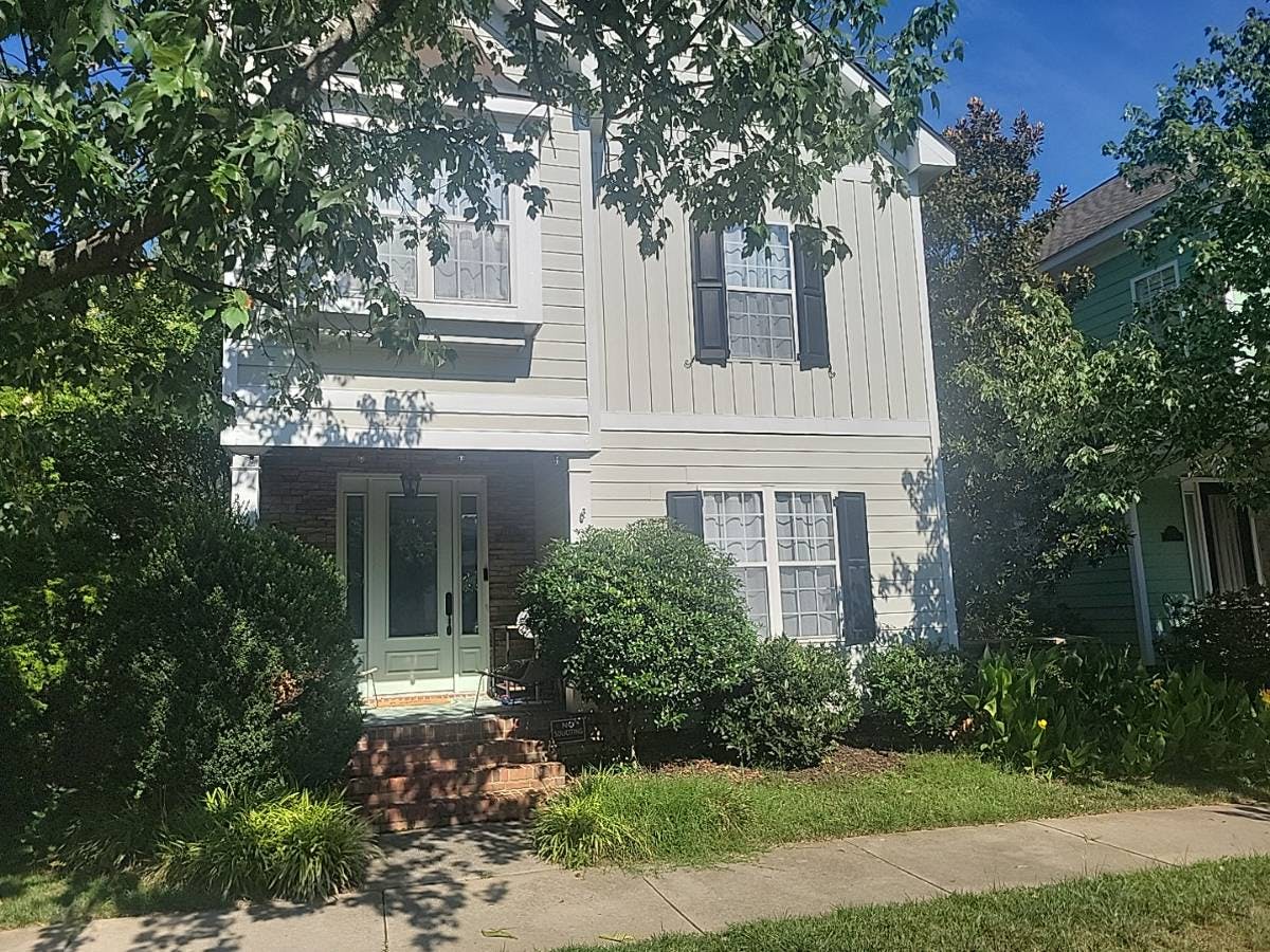 1155 Harp St