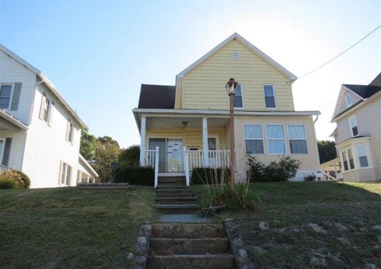 526 South St Avoca, PA 18641, Luzerne County