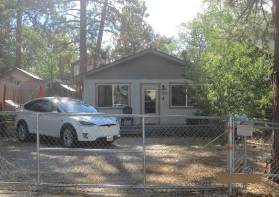 870 Holmes Ln Sugarloaf, CA 92386, San Bernardino County