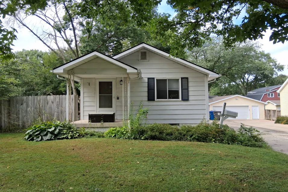 3116 45th St Des Moines, IA 50310, Polk County