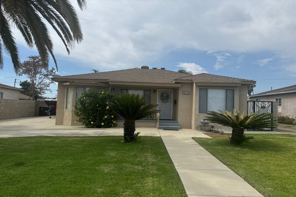 8119 Irvine Ave N Hollywood, CA 91605, Los Angeles County