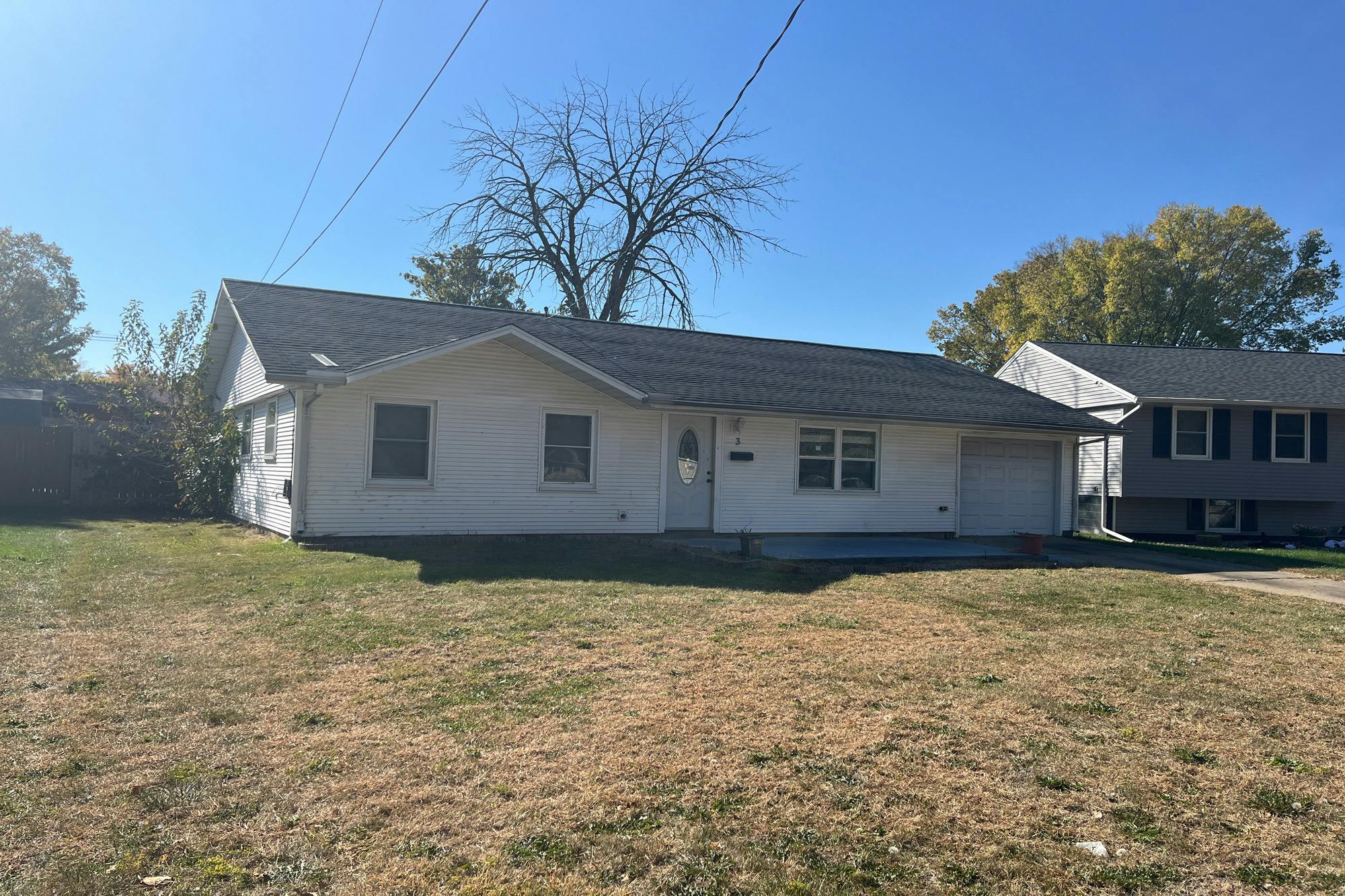 Pioneer Ct, Pekin, IL 61554