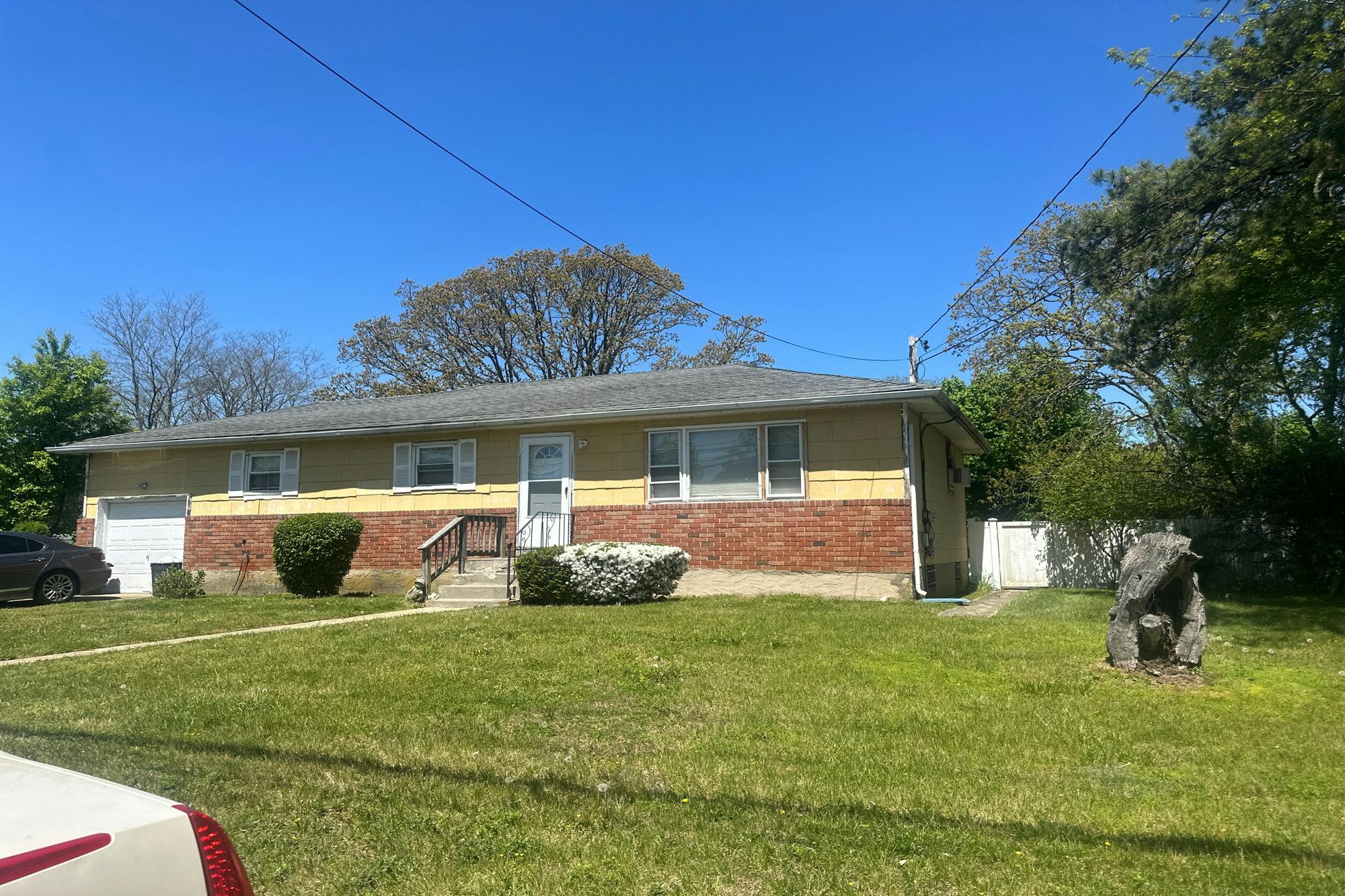 Robbins St, Lindenhurst, NY 11757 #1