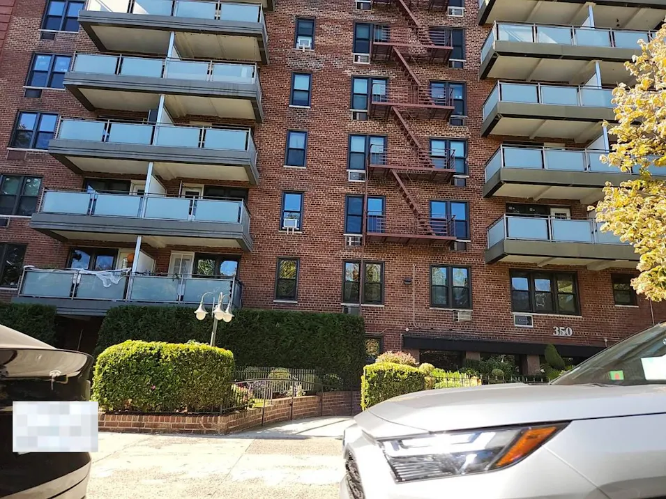 350 Ocean Pkwy 1l Brooklyn, NY 11218, Kings County
