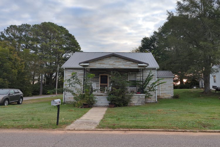 912 N Price Street Sweetwater, TN 37874, Monroe County