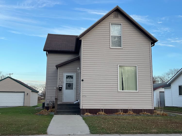 719 Holly Ave Crookston, MN 56716, Polk County