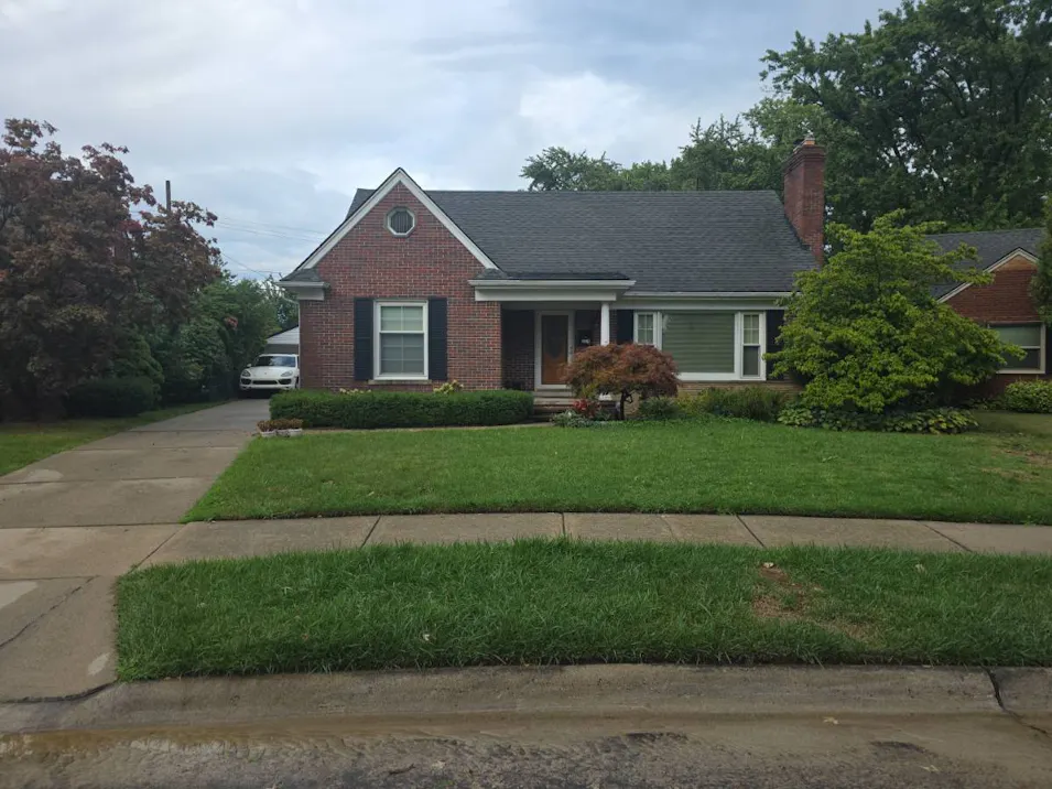 19982 E Emory Ct Grosse Pointe Woods, MI 48236, Wayne County