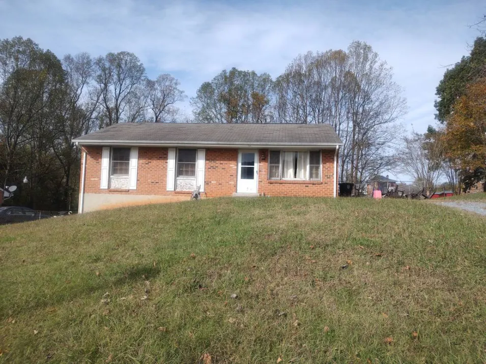 1220 Gilmore Circle Lynchburg, VA 24501, Lynchburg City County