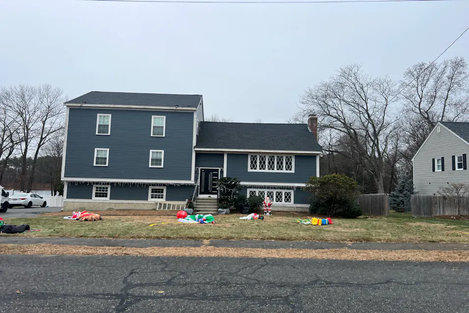 27 Vaillencourt Drive Framingham, MA 01701, Middlesex County