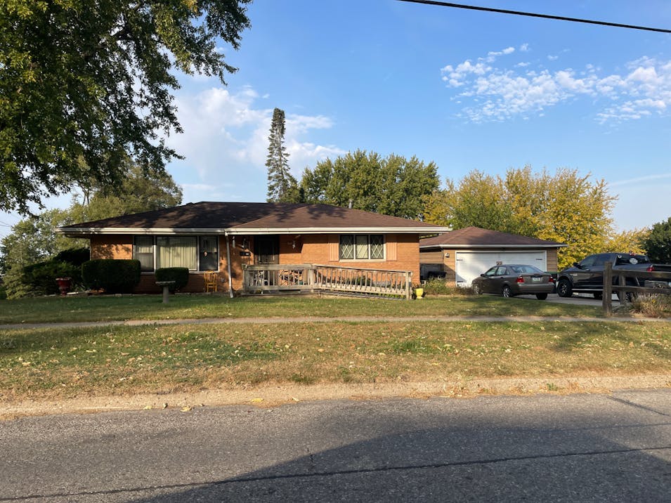 3122 E 25th St Des Moines, IA 50317, Polk County