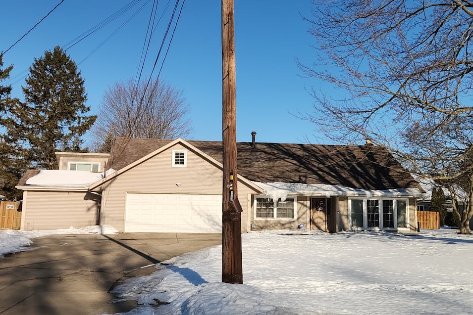 8838 Westlawn Blvd Olmsted Falls, OH 44138, Cuyahoga County