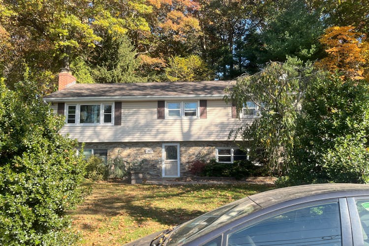 86 Iceland Dr Huntington Station, NY 11746, Suffolk County