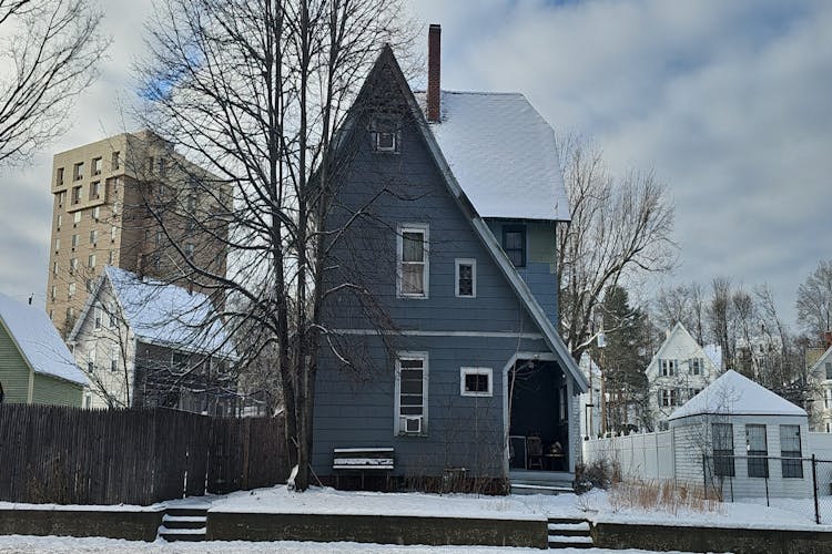 290 McGregor Street Manchester, NH 03102, Hillsborough County