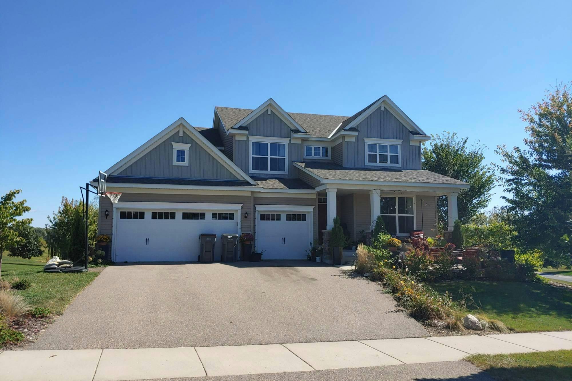 Hackberry Ct, Waconia, MN 55387
