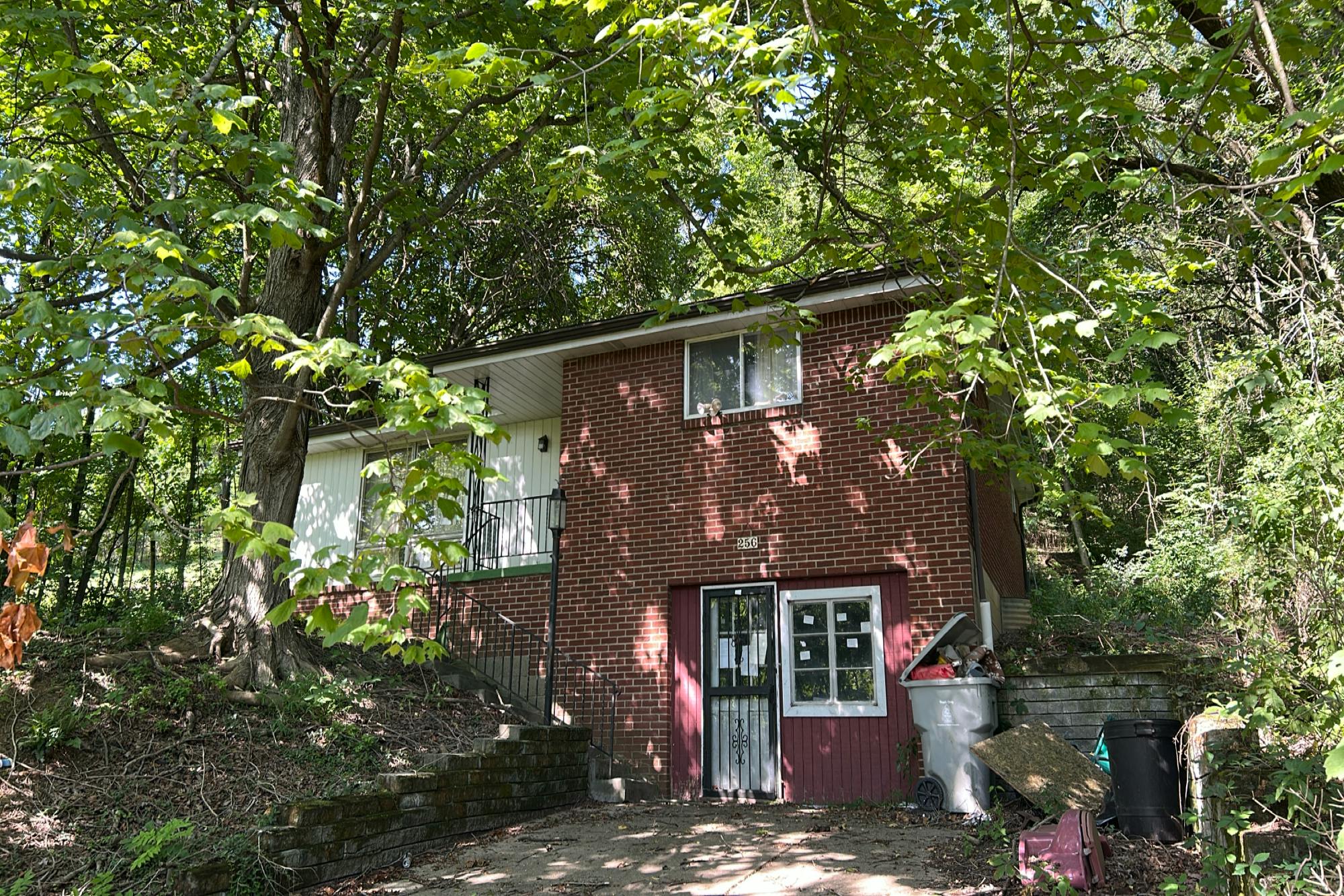 Mccombs Rd, Venetia, PA 15367