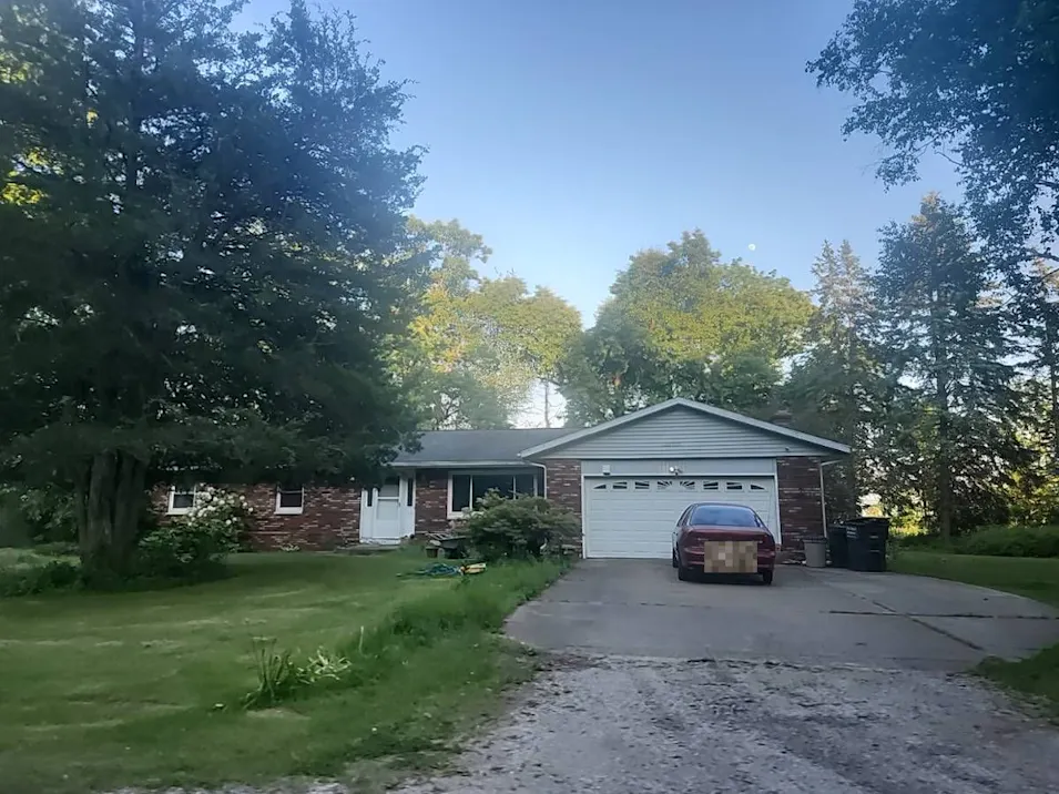 22507 Airline Rd Sturgis, MI 49091-8264, Saint Joseph County