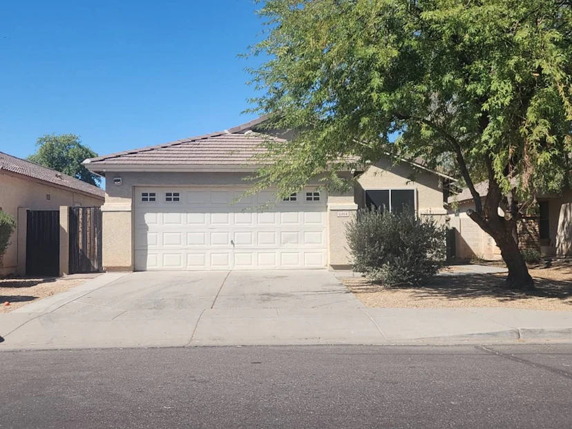 6814 W Gary Way