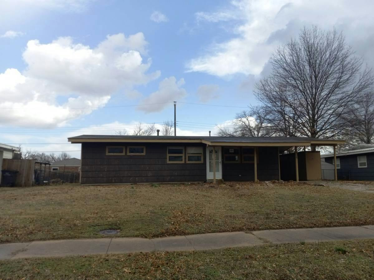 Meadowbrook Ln, Bartlesville, OK 74003