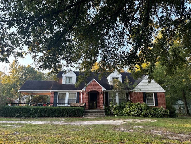 20810 Highway 50 W West Point, MS 39773-4735, Clay County