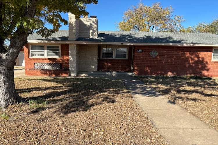 810 Normandy St Dumas, TX 79029, Moore County