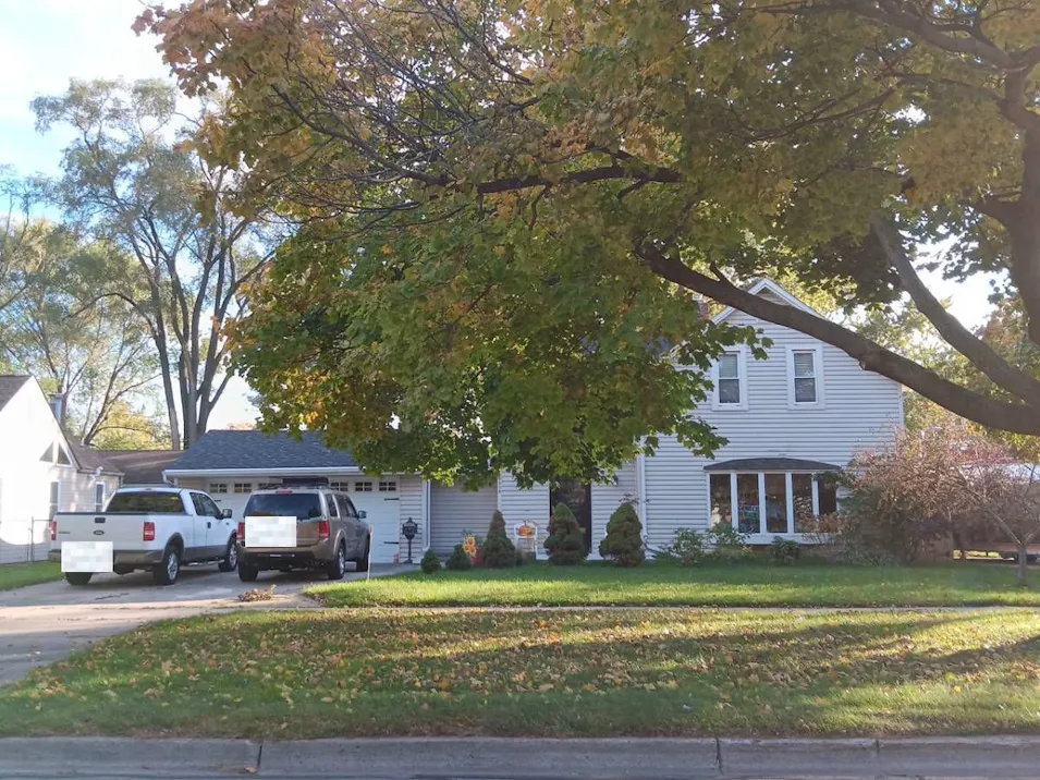 20516 E 10 Mile Rd St Clair Shores, MI 48080, Macomb County